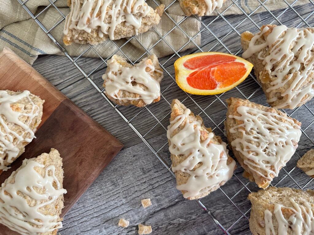 Orange ginger scones and an orange slice.